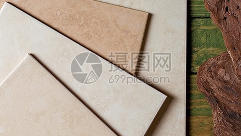瓷砖阳角收口45度倒角，这样做既美观又耐用