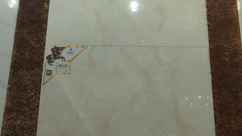 瓷砖的质量是工程集采的关键。在选购时，要关注以下参数：
